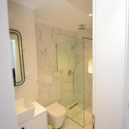 E&l Luxury Apartment *